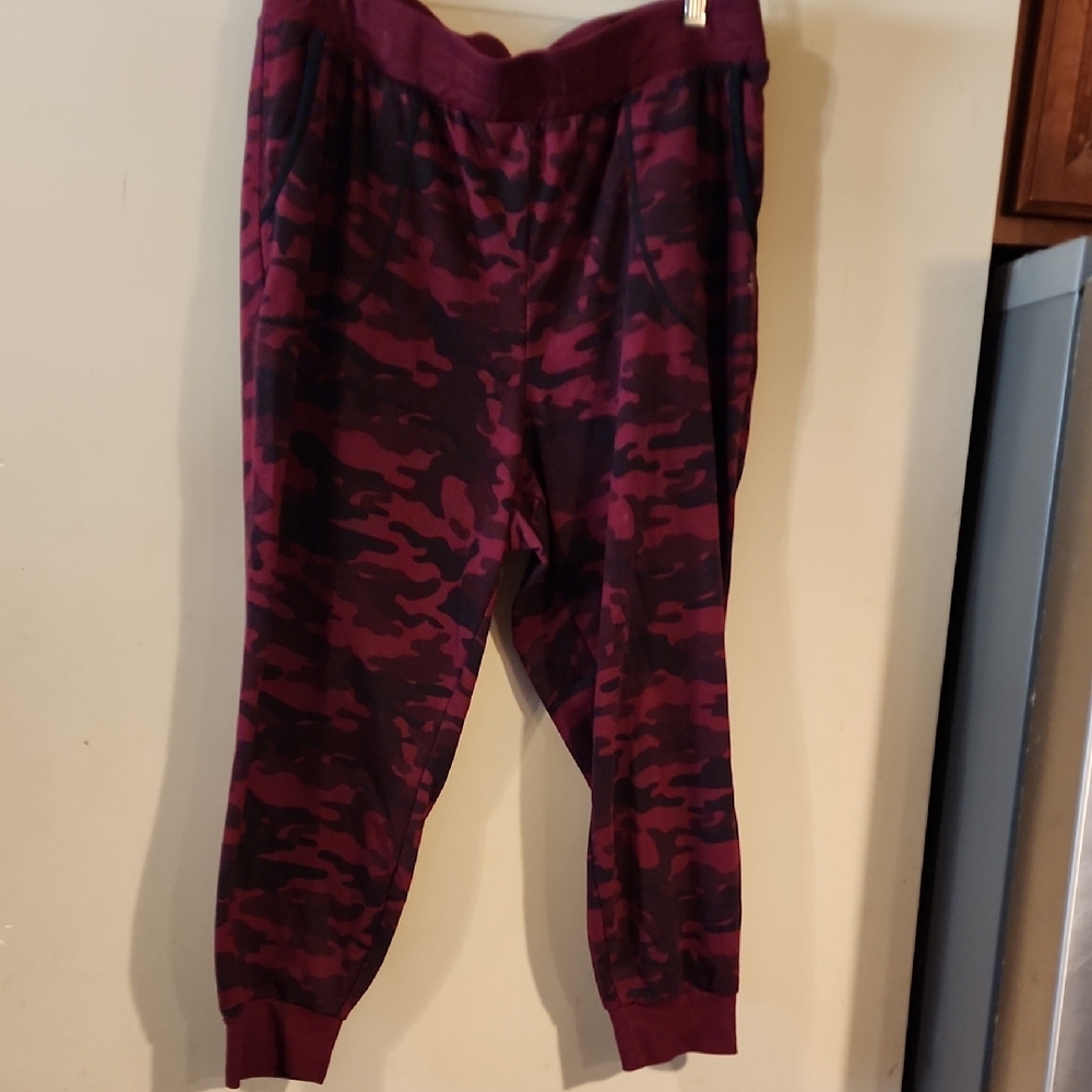 Torrid Active Camouflage Jogger Pants Size 2 - Picture 1 of 5